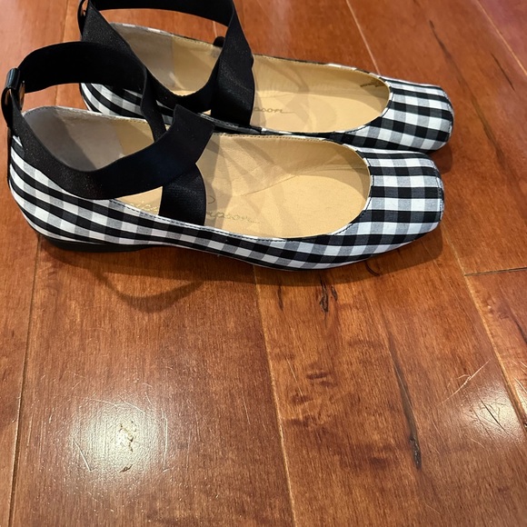 Jessica Simpson ballerina like slip on shoes size 7.5 - Picture 3 of 3